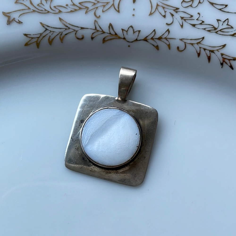 Sterling Silver White‎ Pendant